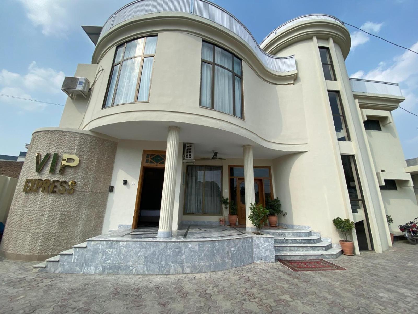 Vip Express Hotel Peshawar Exterior photo